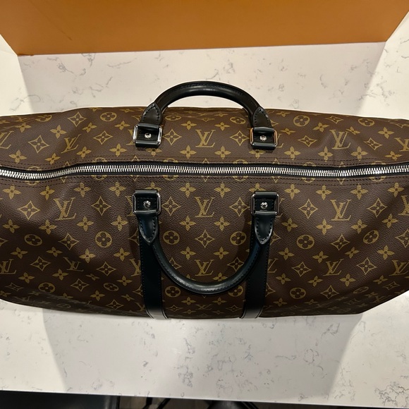 LOUIS VUITTON - Picture 4 of 13